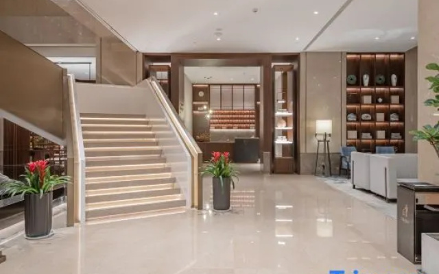 Zhongzhou International Hotel (Hebidong Railway Station Hotel)