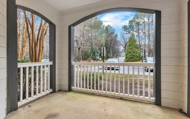 Upscale 1BR Suite to Downtown Raleigh