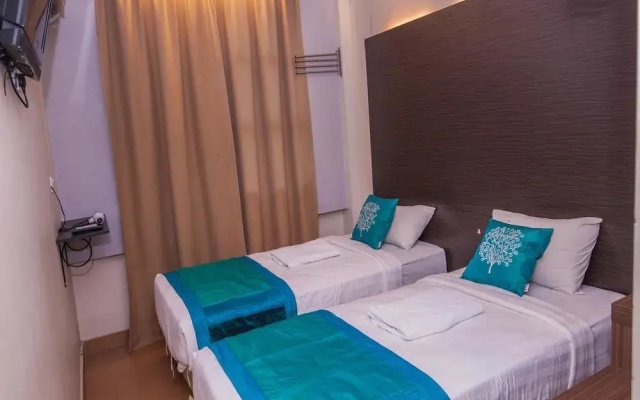 OYO 209 Yomi Hotel