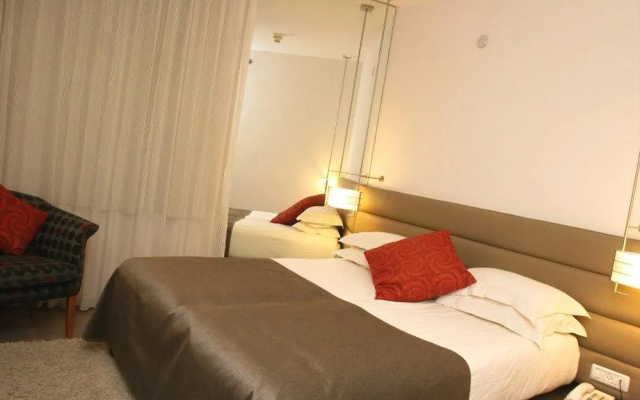 Maxim Hotel Tel Aviv