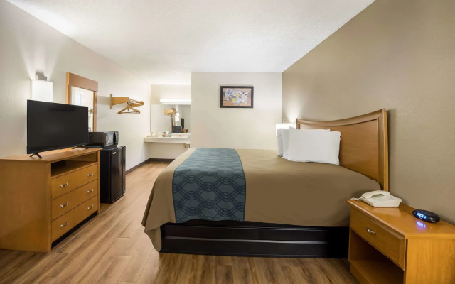 Econo Lodge Live Oak
