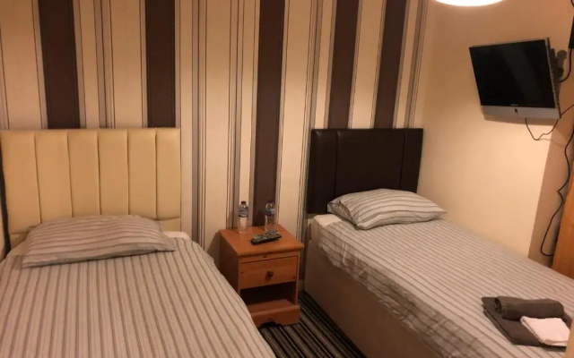 Saracen Head Hotel