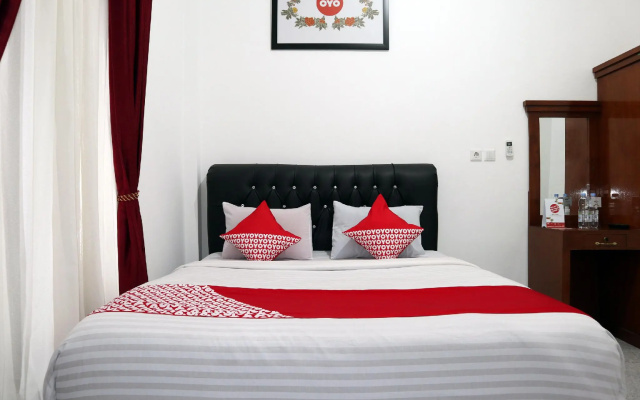 OYO 956 Penginapan Eby