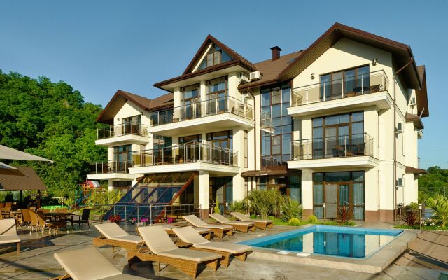 Hotel Gold&Glass вид на фасад