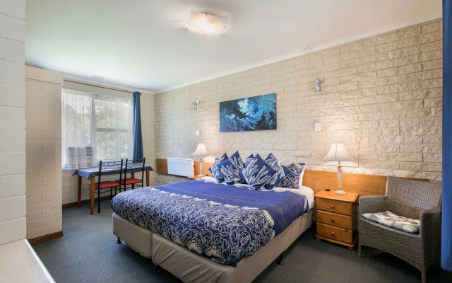 Allamar Motel