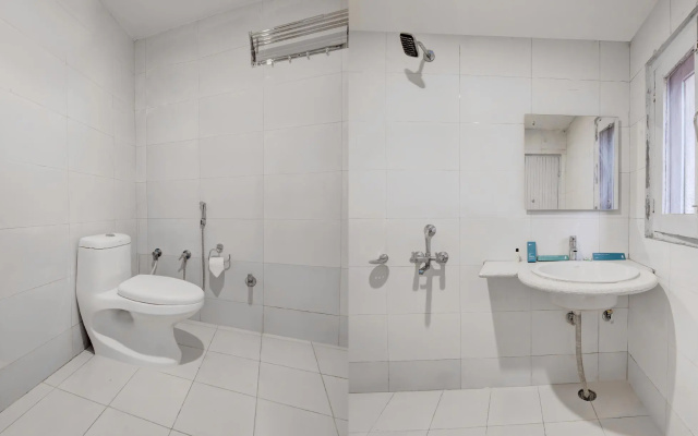 Itsy Hotels Avantika With Forest View
