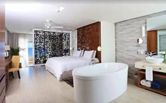 2BDFinisteria Resort Pool & Ocean Views