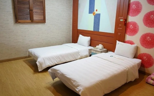 e-Hotel