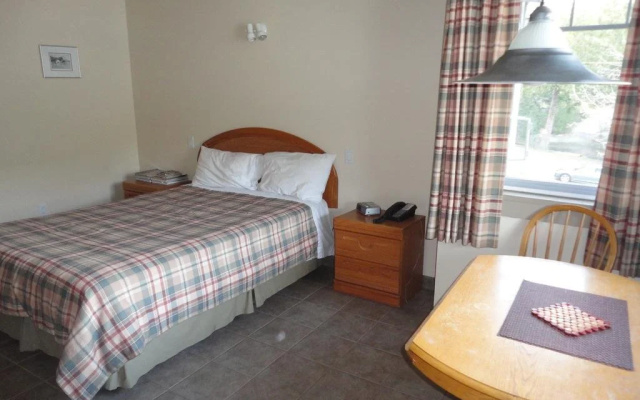 Bathgate Resort and Marina