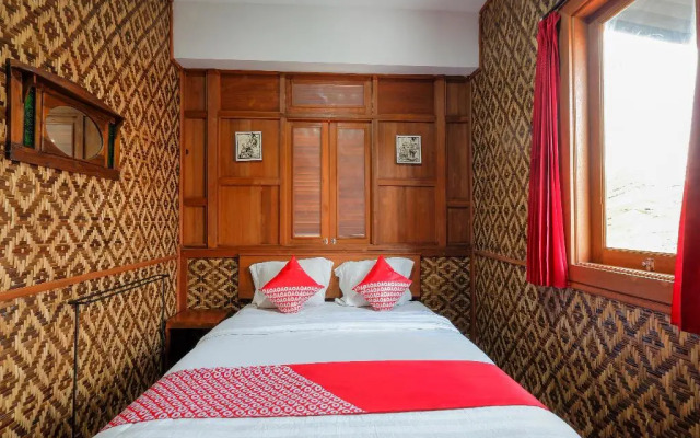 OYO 4016 Tan Jokteng Guest House