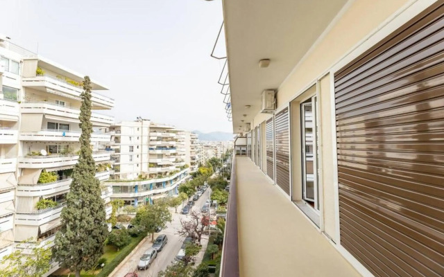 Amfitritis top floor apartment at Palaio Faliro