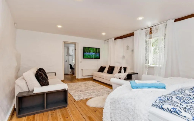 Old Town Central Apartment