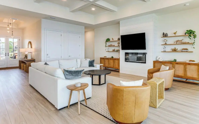 Private Beach + Bay View: Luxury Navarre Escape!