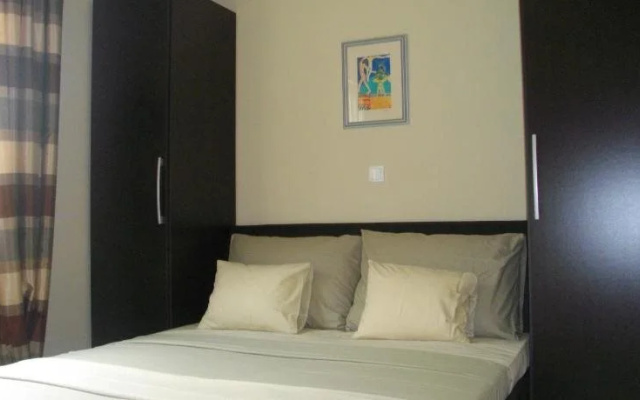Luna Apartments