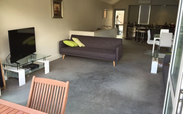 Lakefront Villa Queenstown