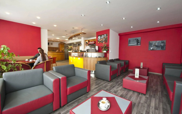 Hotel Plus