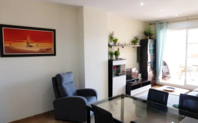 Beautiful 2 Bedroom 2 Bathroom Apartment With Pool