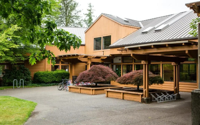 Mount Hood Village Deluxe Cabin 9