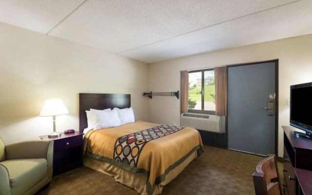 Super 8 by Wyndham White River Junction