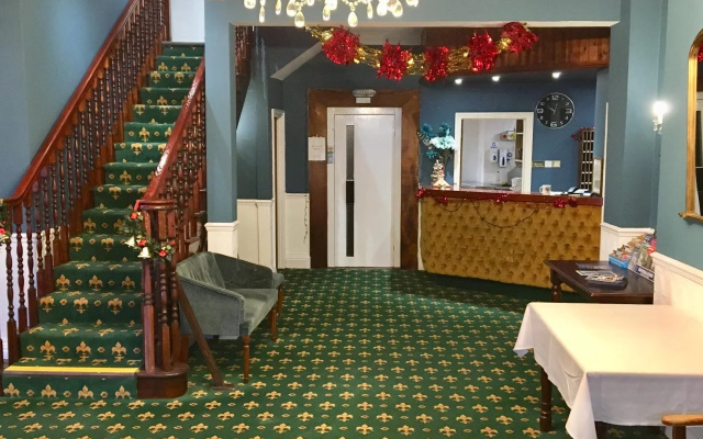 Devon Bay Hotel