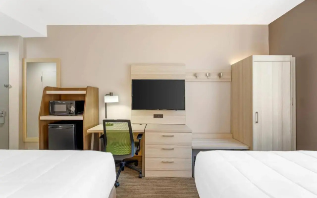 Country Inn & Suites by Radisson, Staten Island