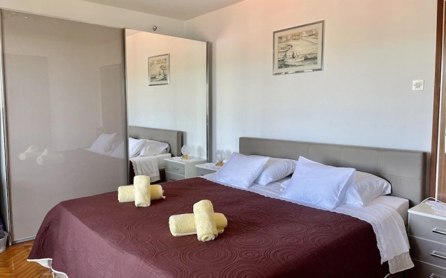 Apartments Veli Rat