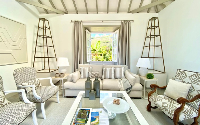 Exclusiva Casa Canaria con Magníficas Vistas al Mar