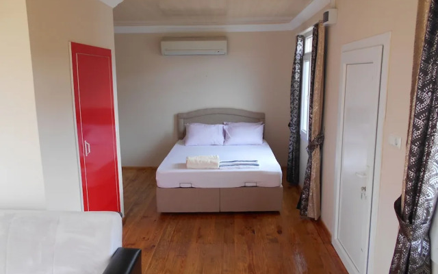 Red's Bungalow