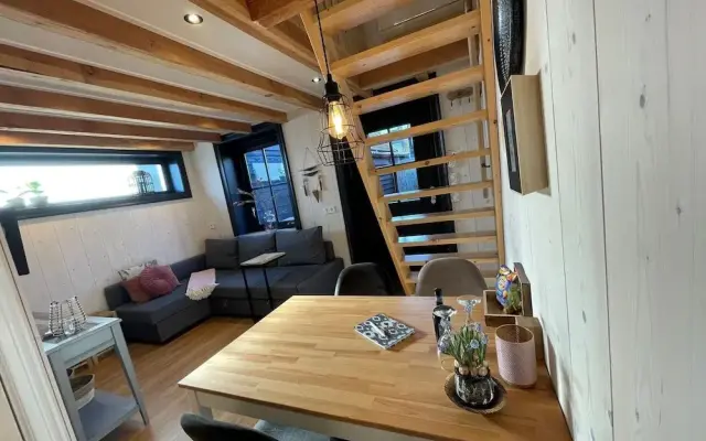 Inviting Chalet in Monnickendam With Garden