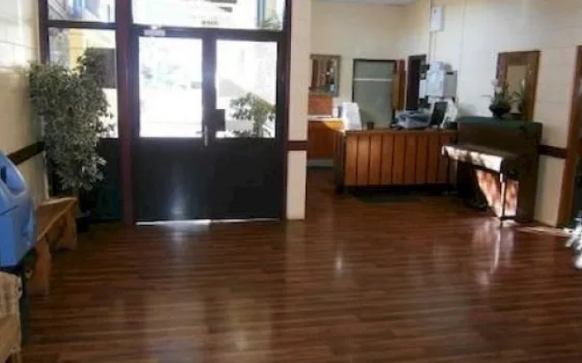 Tara Hotel Motel