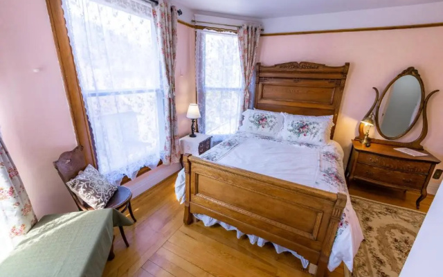 1899 Inn