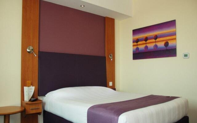 Premier Inn Dubai International Airport 2