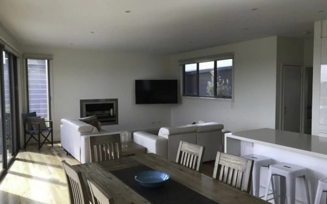 31 Sands Blvd