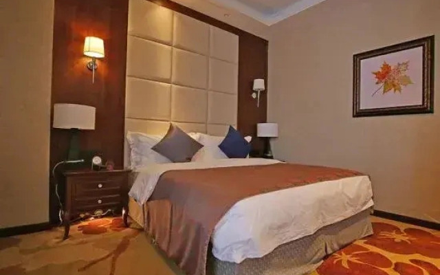 Heihe Yinjian Jianguo Hotel