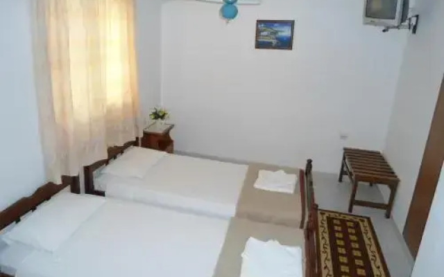 Evi Apartments And Studios