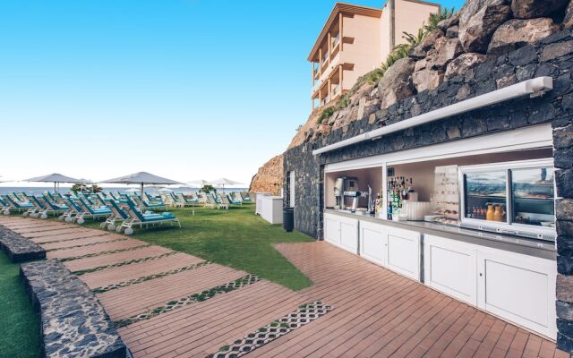 Отель Iberostar Playa Gaviotas - All Inclusive Испания, Джандия-Бич - отзывы, цены и фото номеров - забронировать отель Iberostar Playa Gaviotas - All Inclusive онлайн вид на фасад