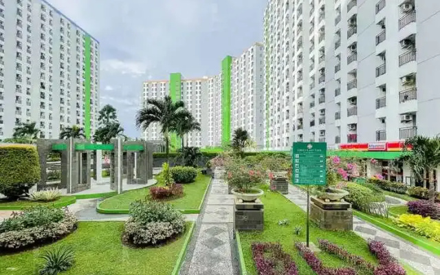 RedLiving Apartemen Green Lake View Ciputat CRI Room Tower E