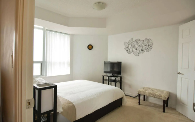 Maplewood Suites - Square One