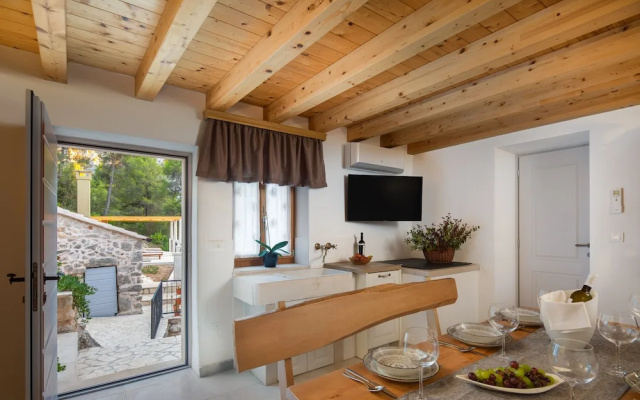 Rustic luxury villa Fulmin