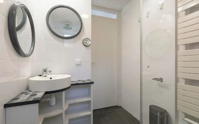 Bungalow Sint Maartenszee Near Beach