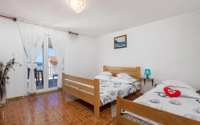 Amazing Apartment in Banjol With 2 Bedrooms and Wifi