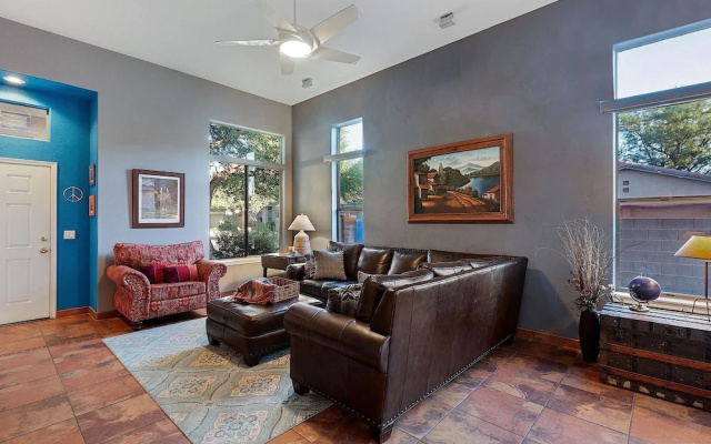 Stylish Southwest 2 BR by Casago