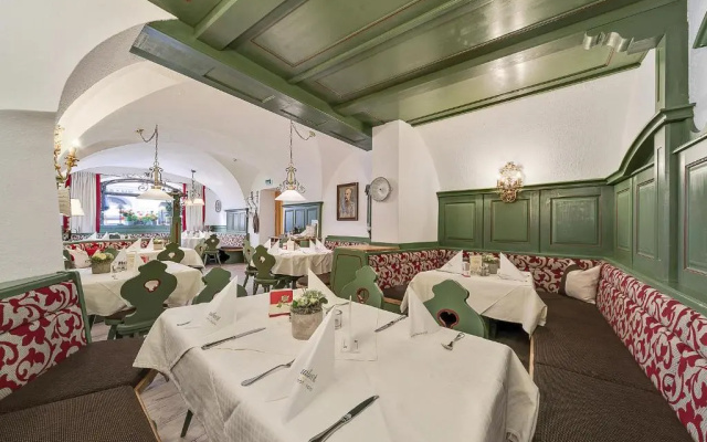 Gasthof Hotel Hauslwirt
