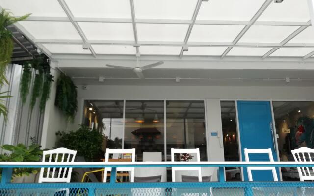 Отель Bed N Bev Pattaya - Hostel Таиланд, Паттайя - отзывы, цены и фото номеров - забронировать отель Bed N Bev Pattaya - Hostel онлайн вид на фасад