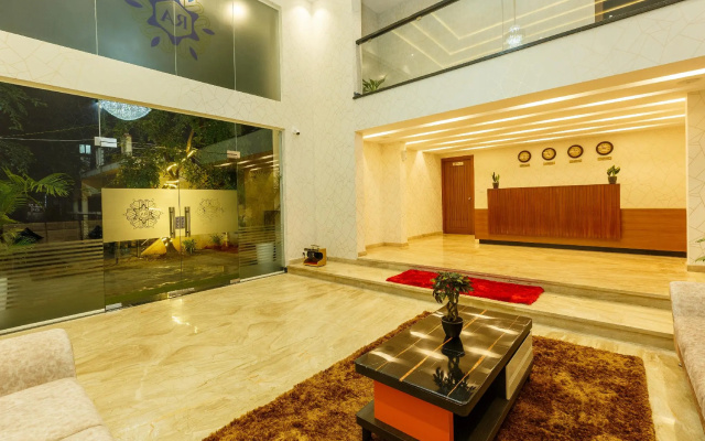 Royal Ace Boutique Hotel