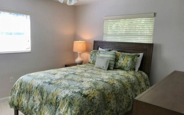 526 72nd St - 2 Br Home