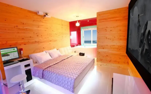 From H Browndot Hotel Gyeongju Yangnam