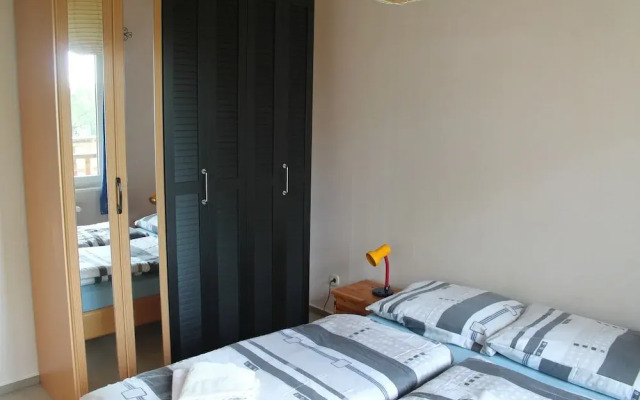 Luxuriose Ferienwohnung in Boddin mit Garten