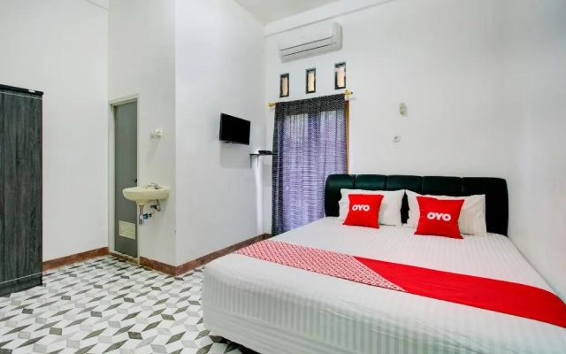 OYO 3748 Rn Syariah Guest House