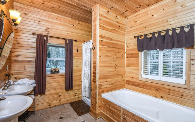 Hideout at Red Pines Holiday Home
